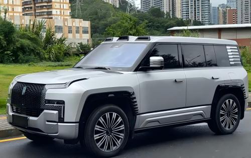 Yangwang U8